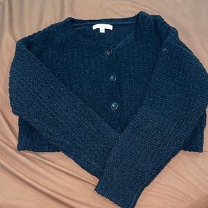 Cropped knitted sweater
